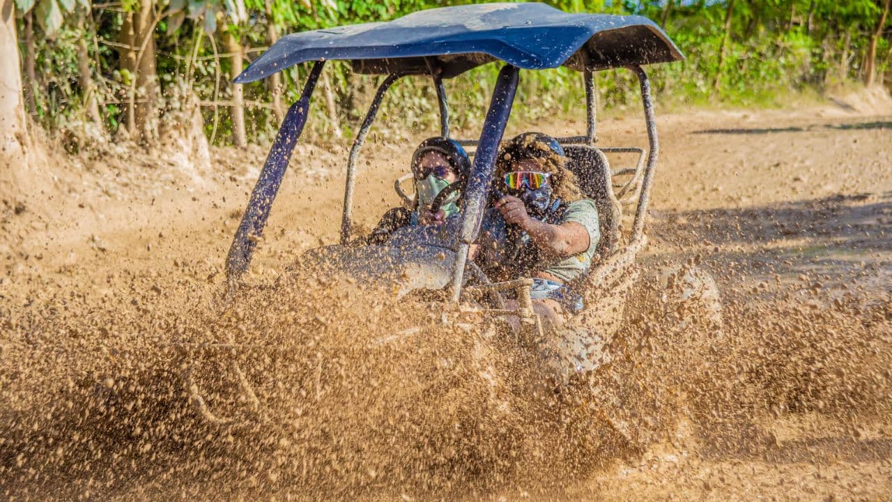 Punta Cana: Buggy-Erkundungstour mit Abholung vom Hotel — Guided tour and outdoor activity