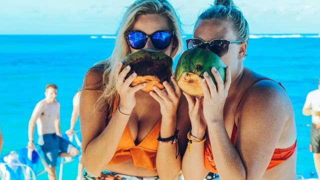 Ab Punta Cana: Katamaran-Kreuzfahrt mit Mittagessen — Guided tour and outdoor activity