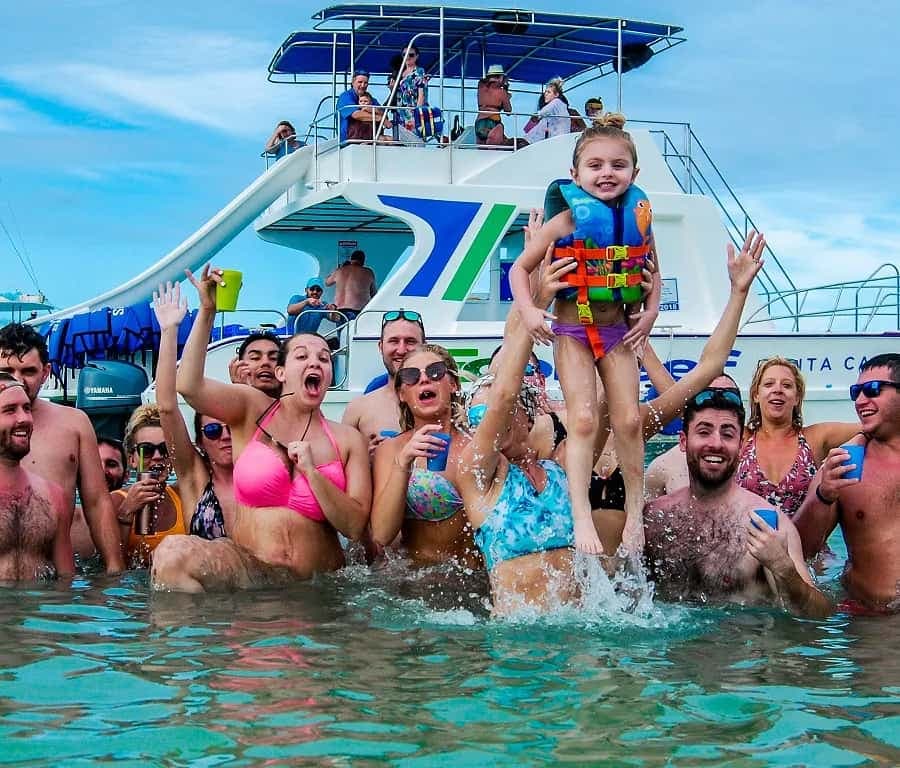 Katamaran-Party, Boot mit offener Bar und Schnorcheln in Punta Cana — Guided tour and outdoor activity