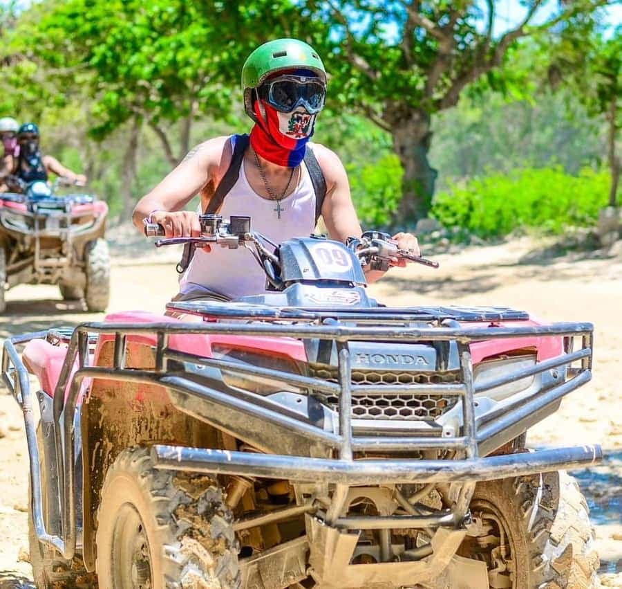 ATV 4x4-Tour in Punta Cana: Das ultimative Offroad-Erlebnis — Guided tour and outdoor activity