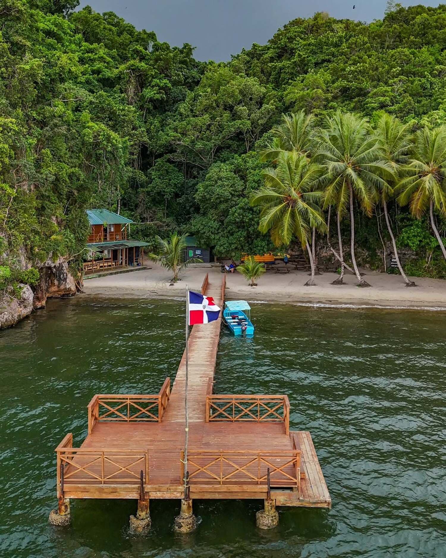 Tours y actividades en el Parque Nacional Los Haitises | Excursiones en barco, kayak y cuevas